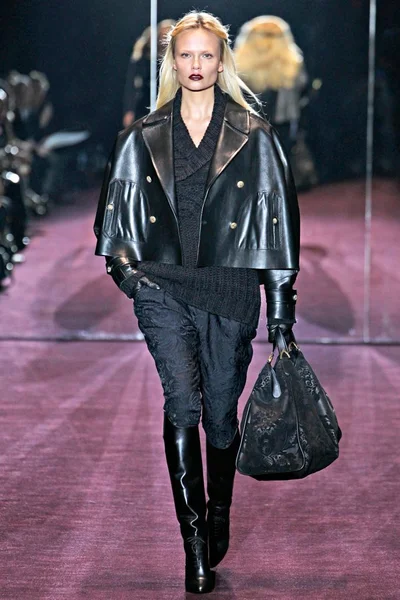 Look 4